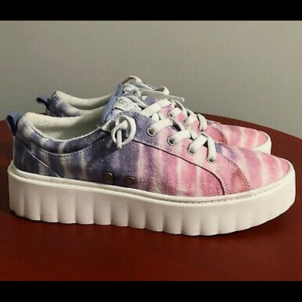 Roxy sneakers